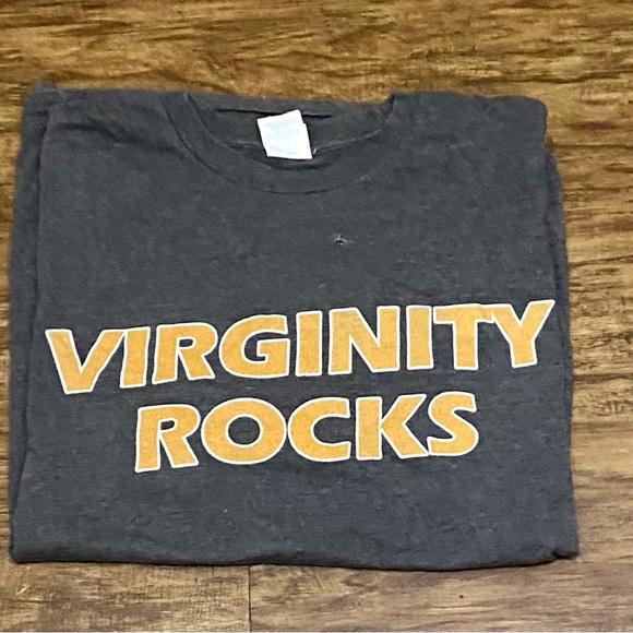 A gently used virginity rock T-shirt men size large - Picture 1 of 3